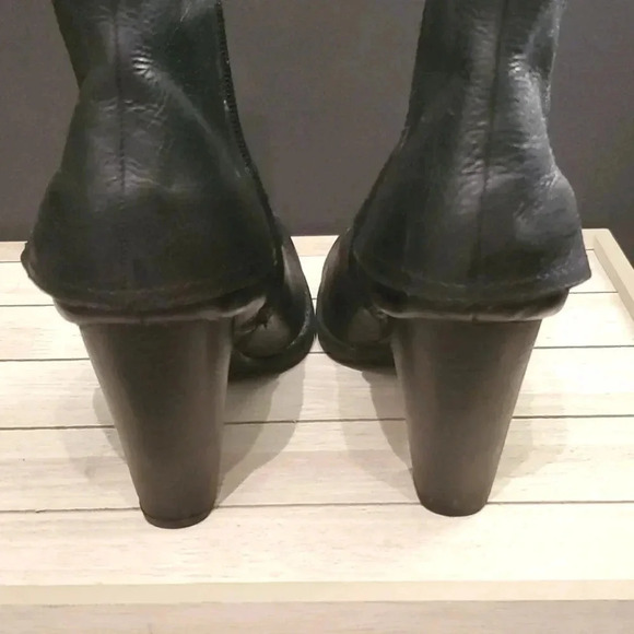 b.o.c. black leather foldover zip up heeled bootie size 10 - Picture 3 of 7